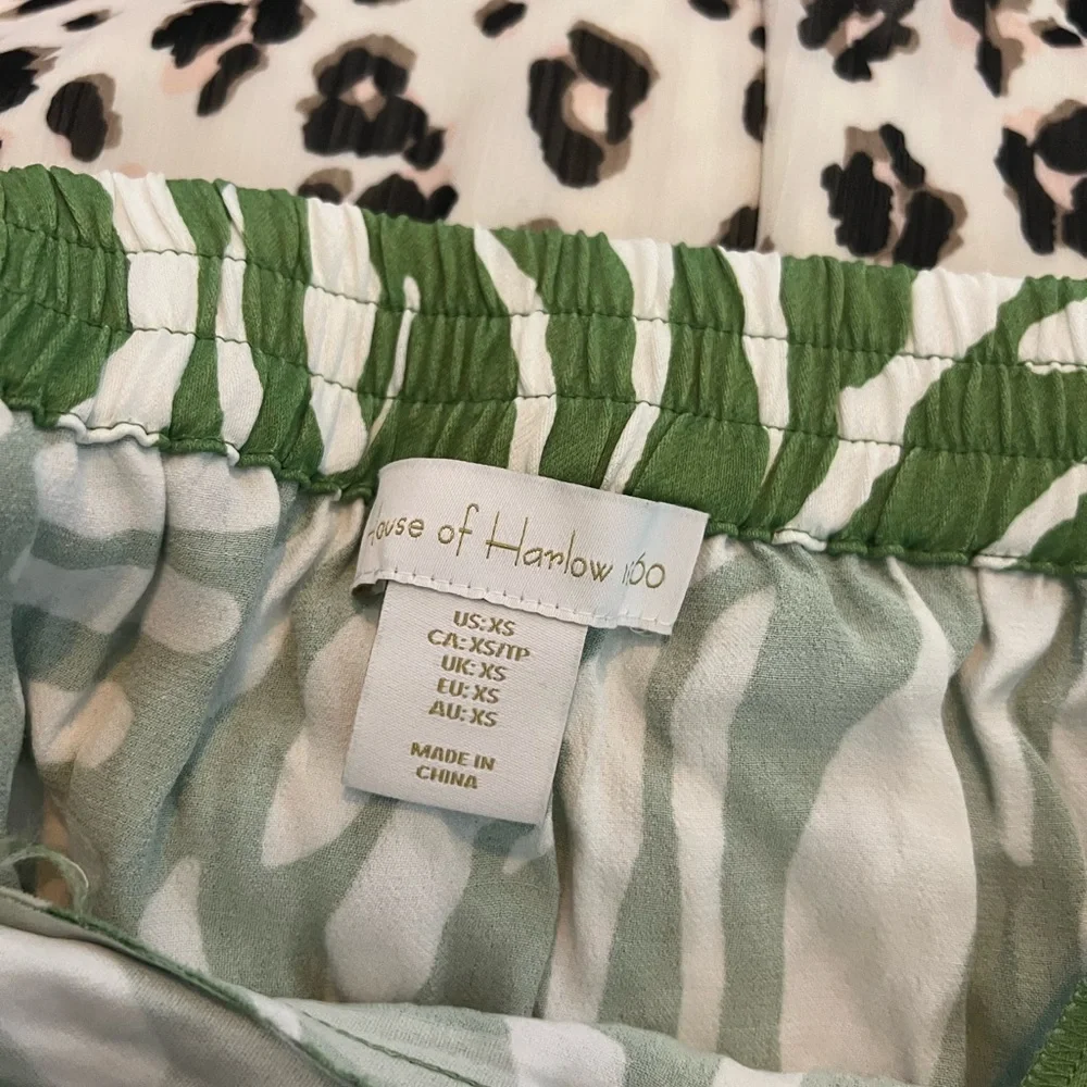 House of Harlow 1960 Green and White Zebra Print Set - Picture 7 of 9